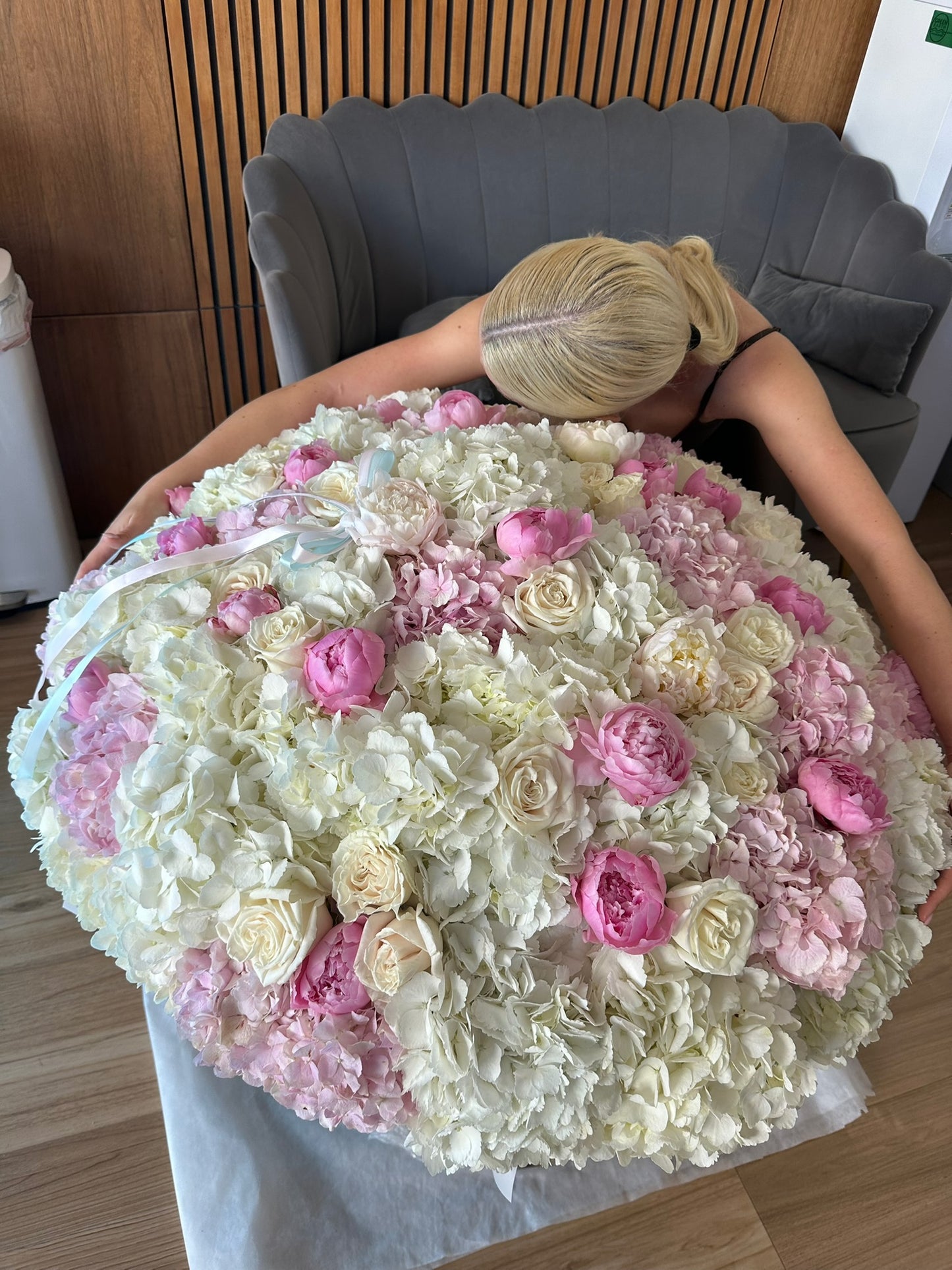 #36 XXL Blooming Elegance – Hydrangeas, Peonies & Roses (XXL Basket)