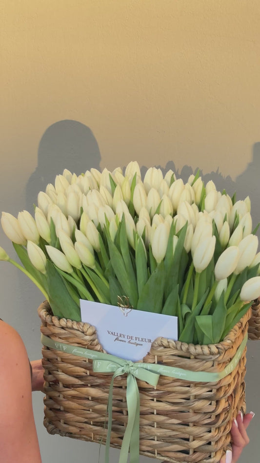 #119 Белые тюльпаны